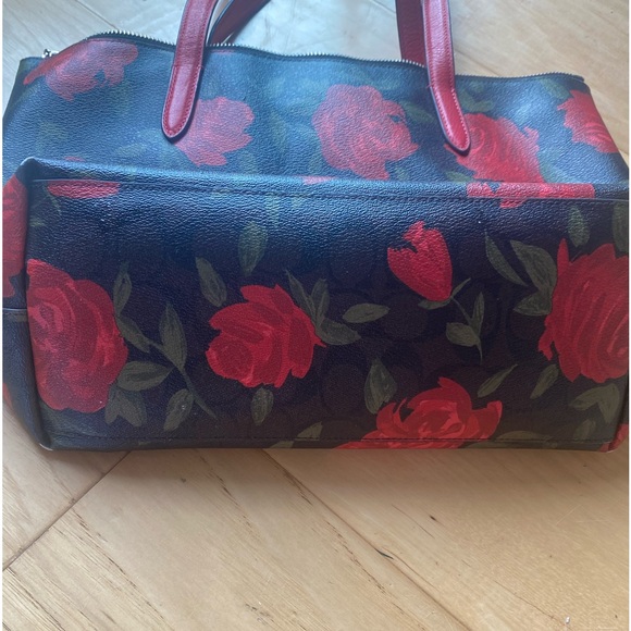 Rare red rose Coach purse - Picture 4 of 10